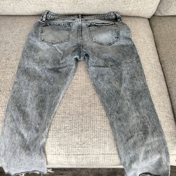 KanCan Amy High rise Fray Mom Fit Jeans - Picture 4 of 6